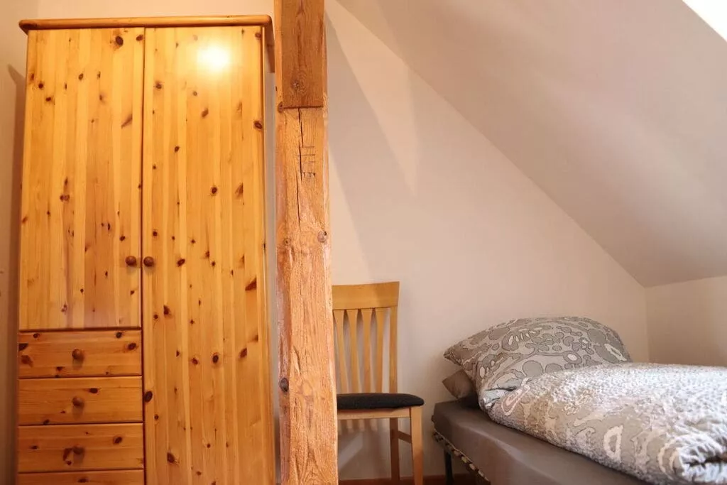 227952-Bedroom