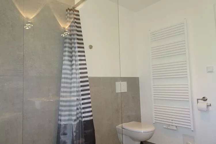 429150-Bathroom