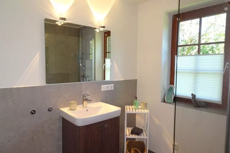 429150-Bathroom