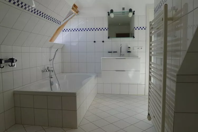 429150-Bathroom