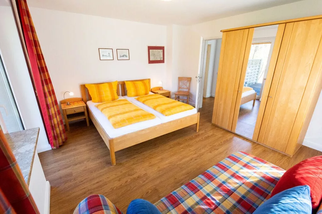 272842-Bedroom