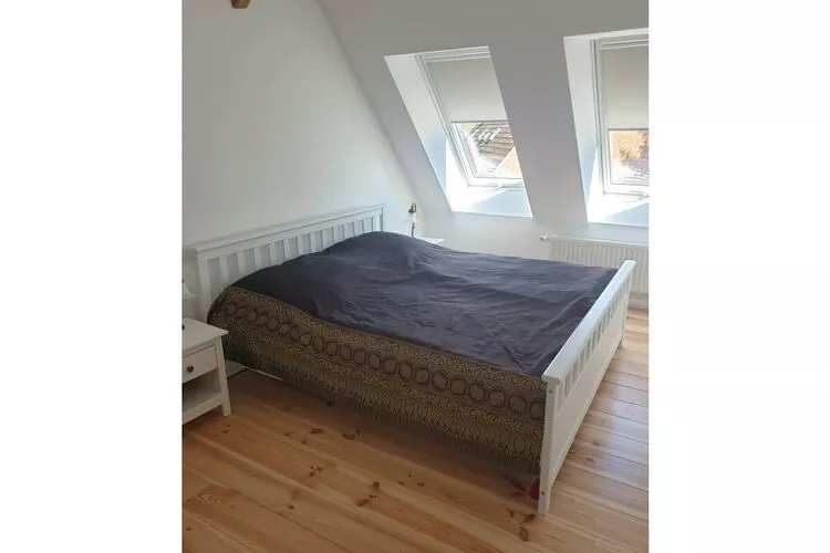 394431-Bedroom