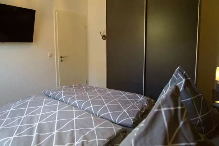 321585-Bedroom