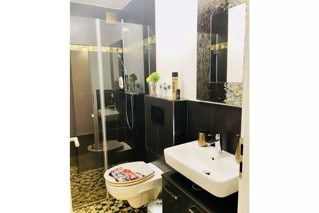 215029-Badezimmer