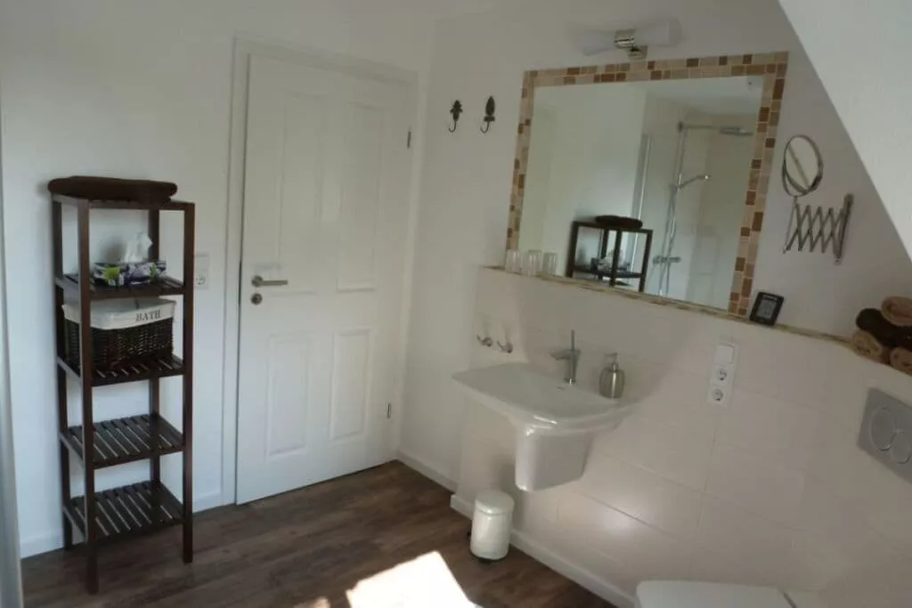 93491-Bathroom