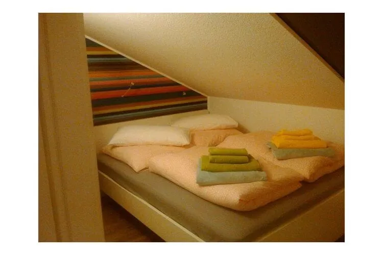322647-Bedroom