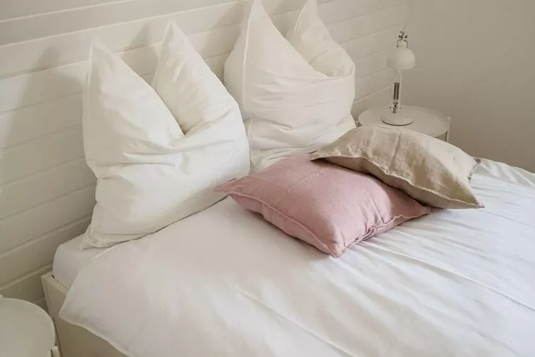 384233-Bedroom