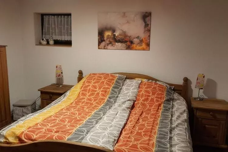 411738-Bedroom