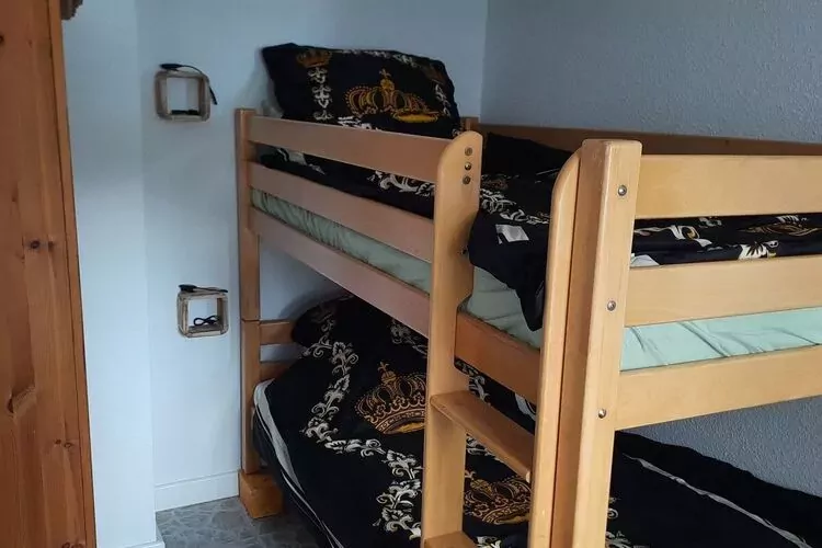 411738-Bedroom