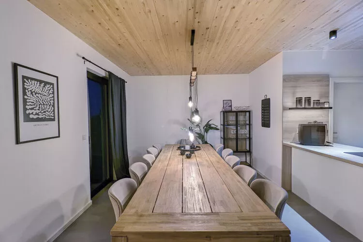 412697-Dining room
