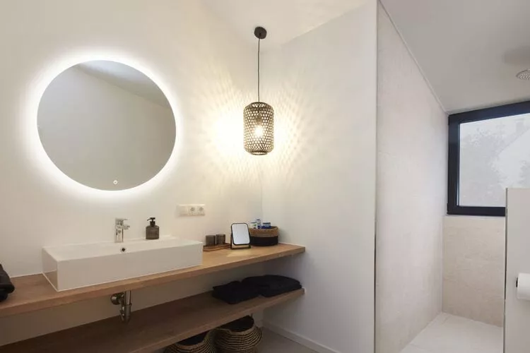 412697-Bathroom