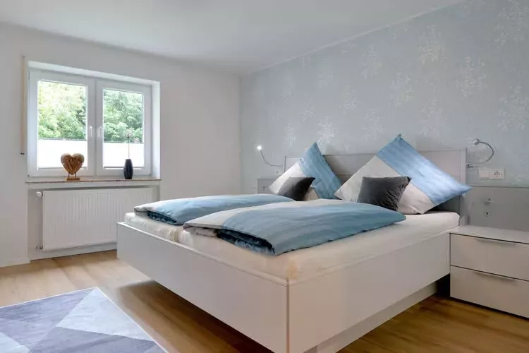 384017-Bedroom
