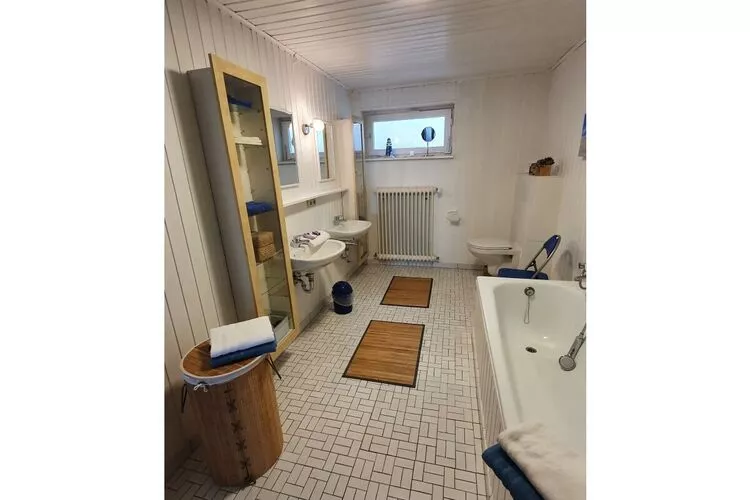 344669-Bathroom