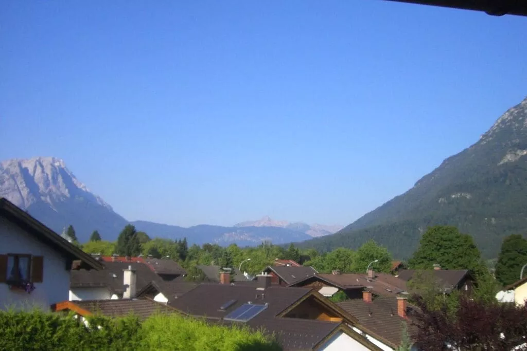 105098-View