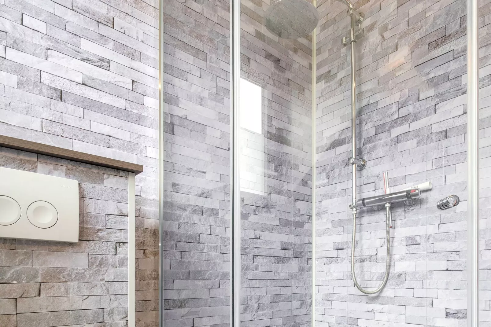 De Wingerd 10P-Bathroom