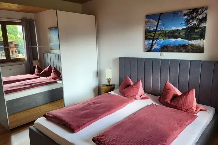 457840-Bedroom