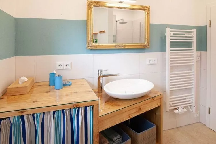 350886-Bathroom