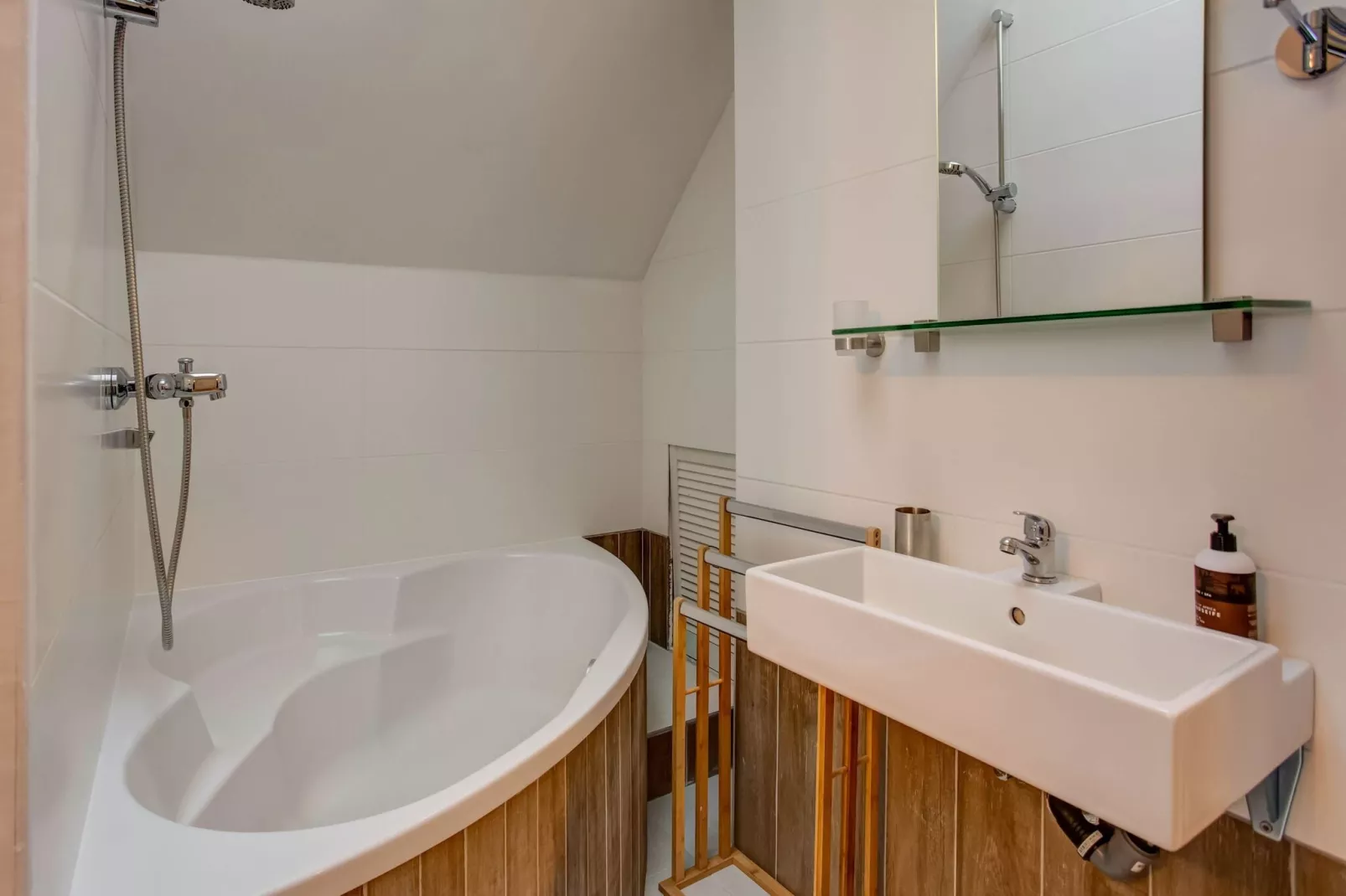 Haus Wasserfall 6 pax-Bathroom