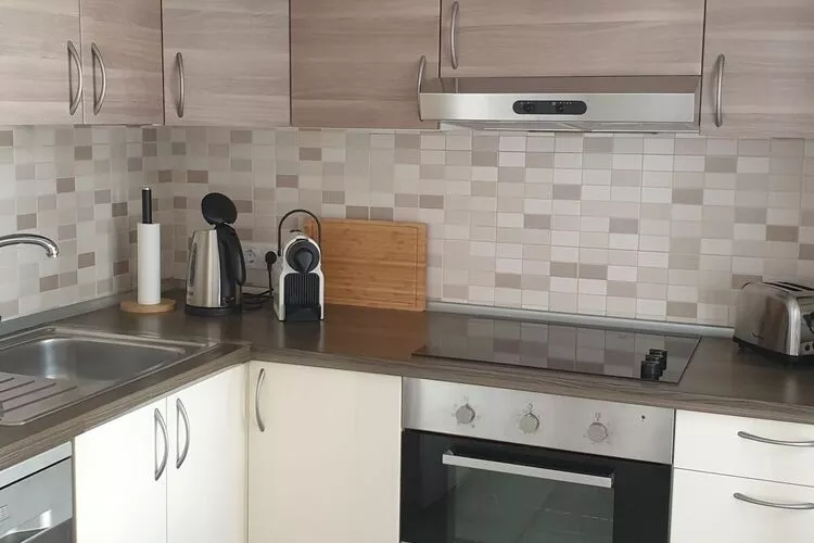 422930-Kitchen