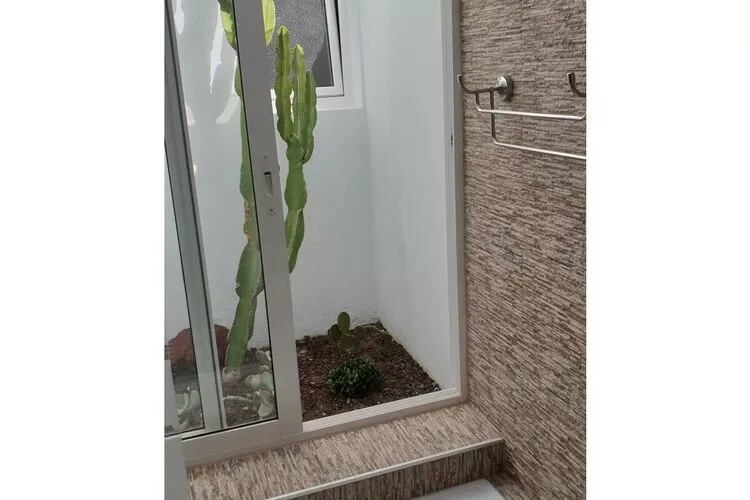 422930-Bathroom