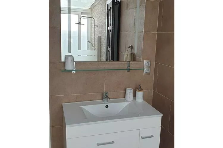422930-Bathroom