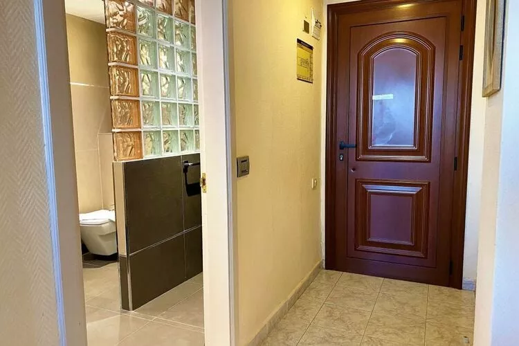 424421-Bathroom