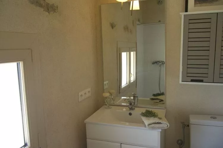 395050-Bathroom