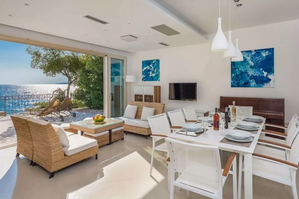 243609-Living room