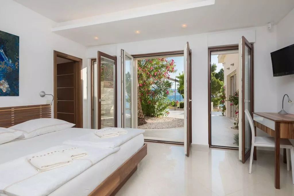 243609-Bedroom