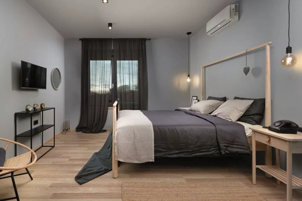 234078-Bedroom