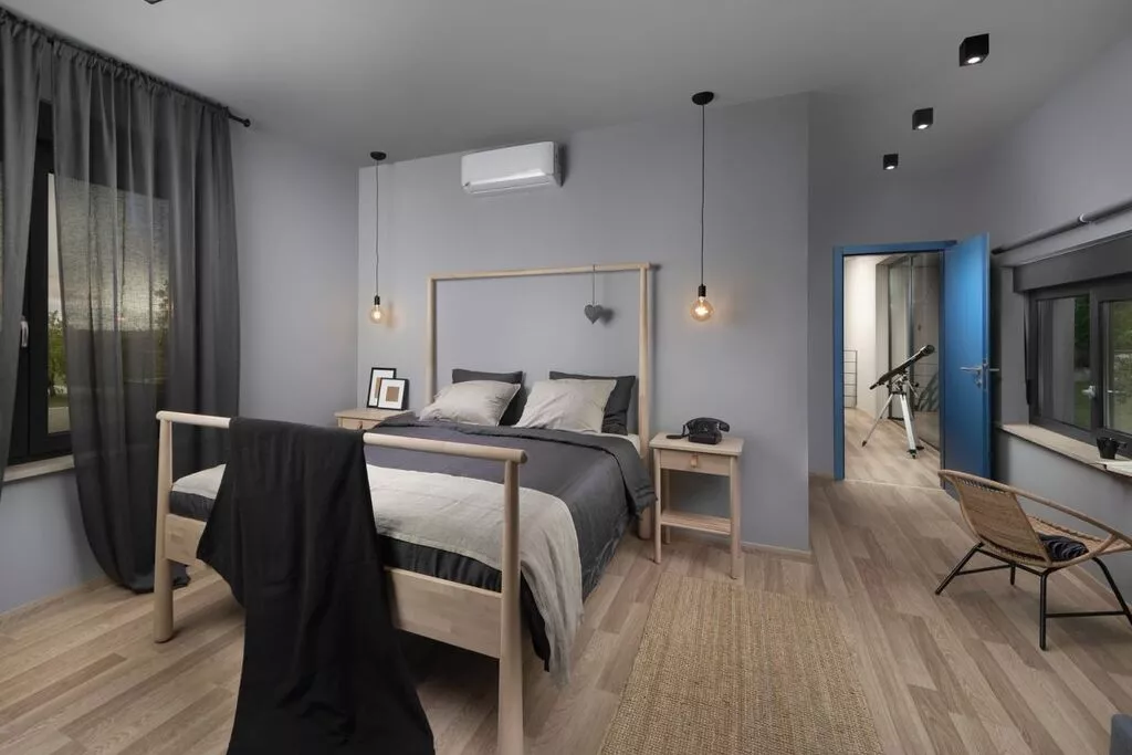 234078-Bedroom