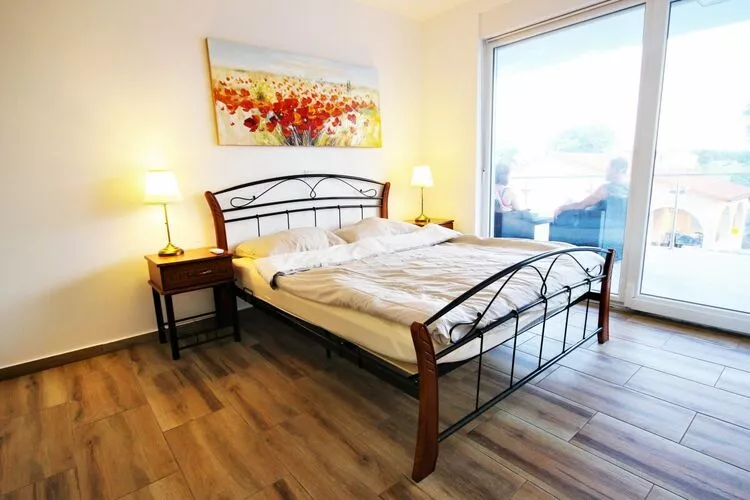 426881-Bedroom
