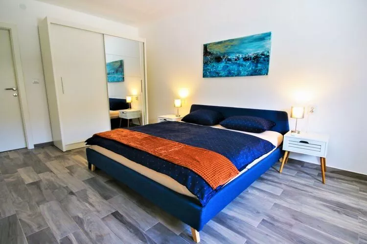 426881-Bedroom