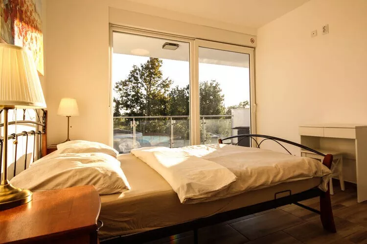 426881-Bedroom