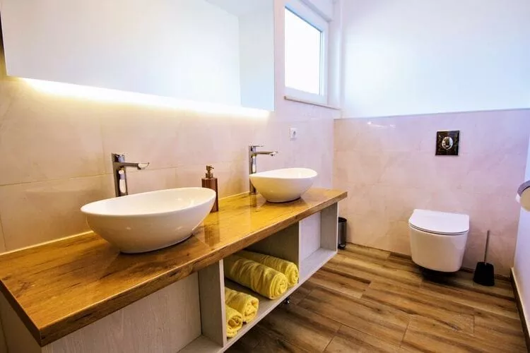 426881-Bathroom
