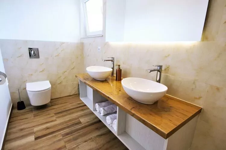 426881-Bathroom