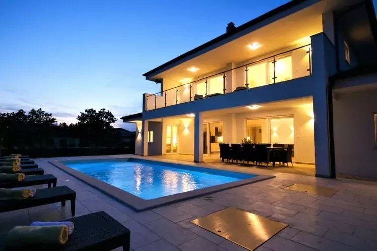 426881-Outdoor