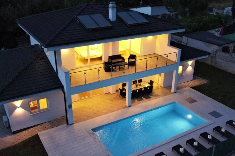 426881-Outdoor