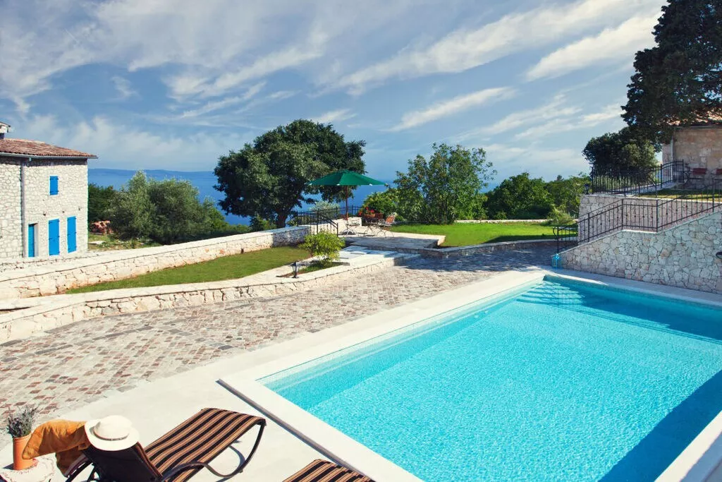 226391-Pool