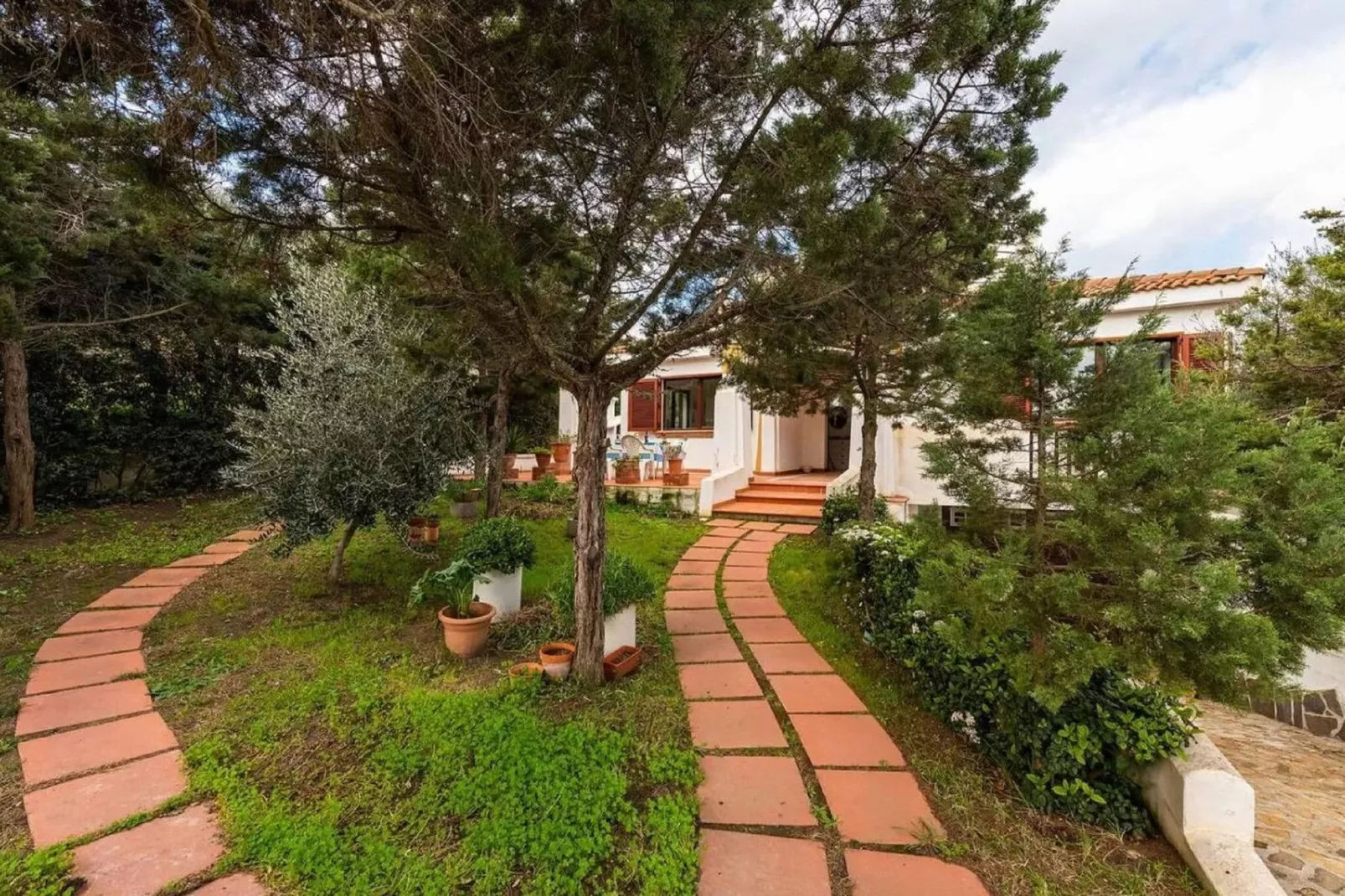 Villa la Fata-Gardens summer