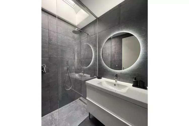 430776-Bathroom