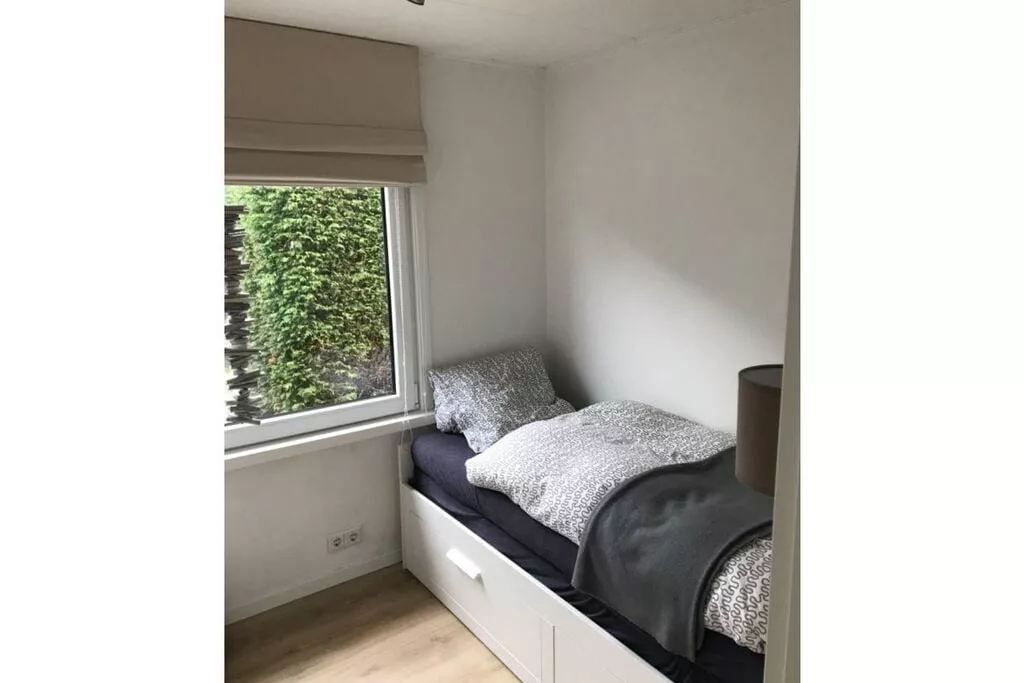 244484-Bedroom