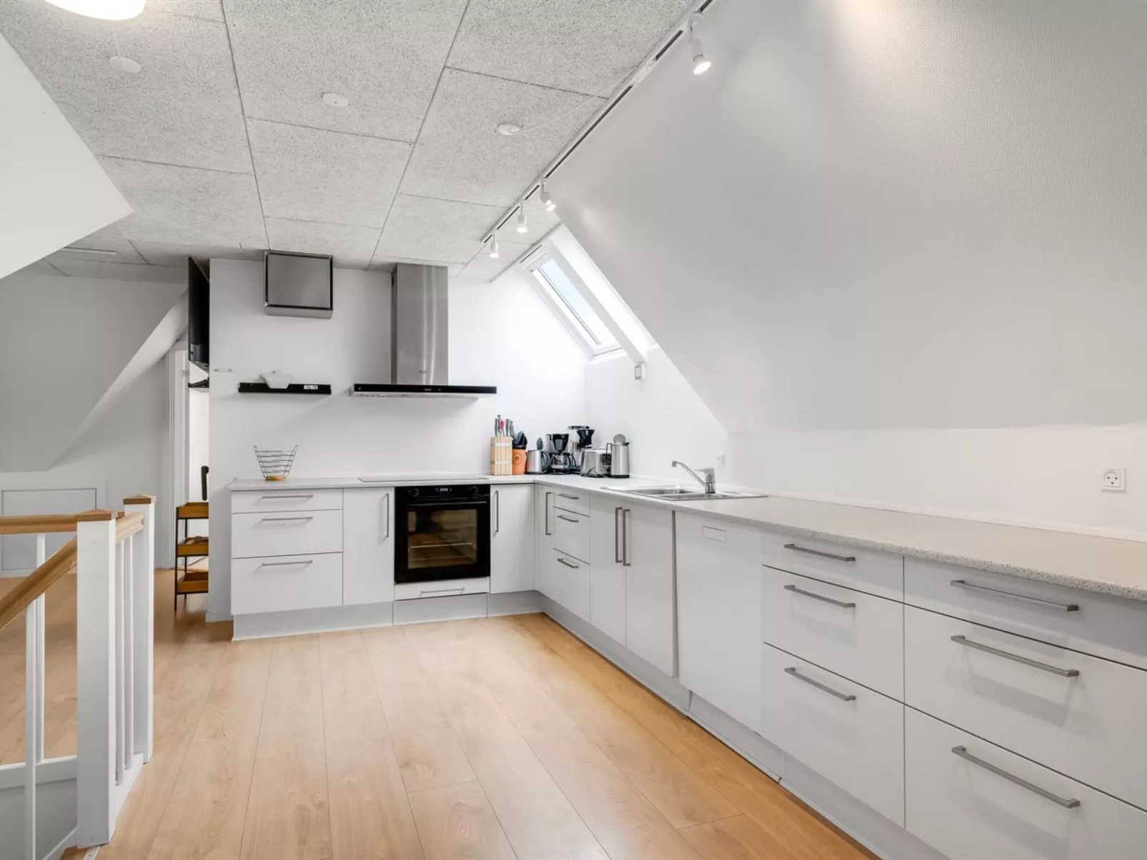 "Nafne" - 1.2km from the sea-Drinnen
