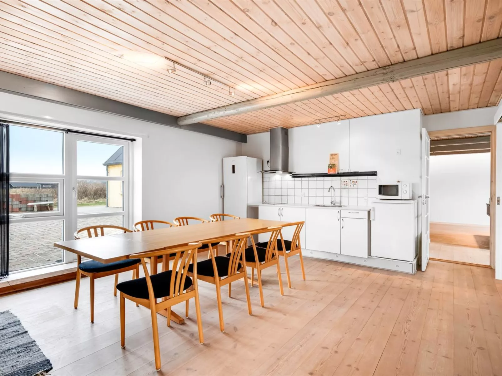 "Nafne" - 1.2km from the sea-Drinnen