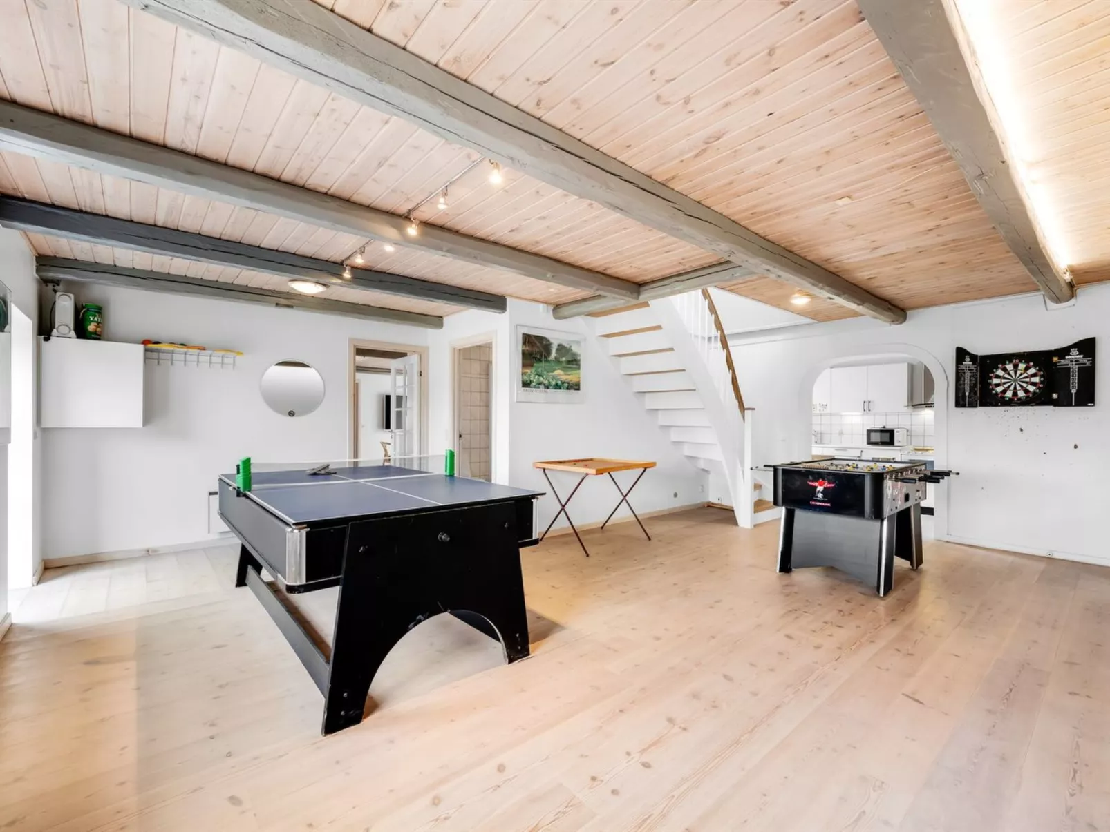 "Nafne" - 1.2km from the sea-Drinnen