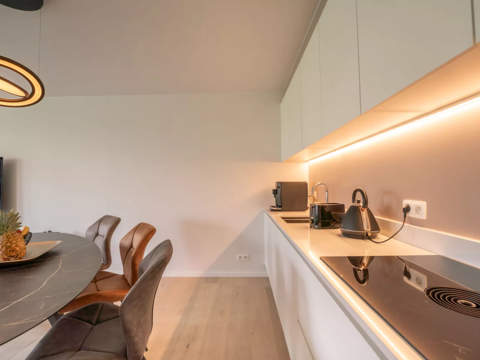 Whispering Waves with parking & terrace-Inside