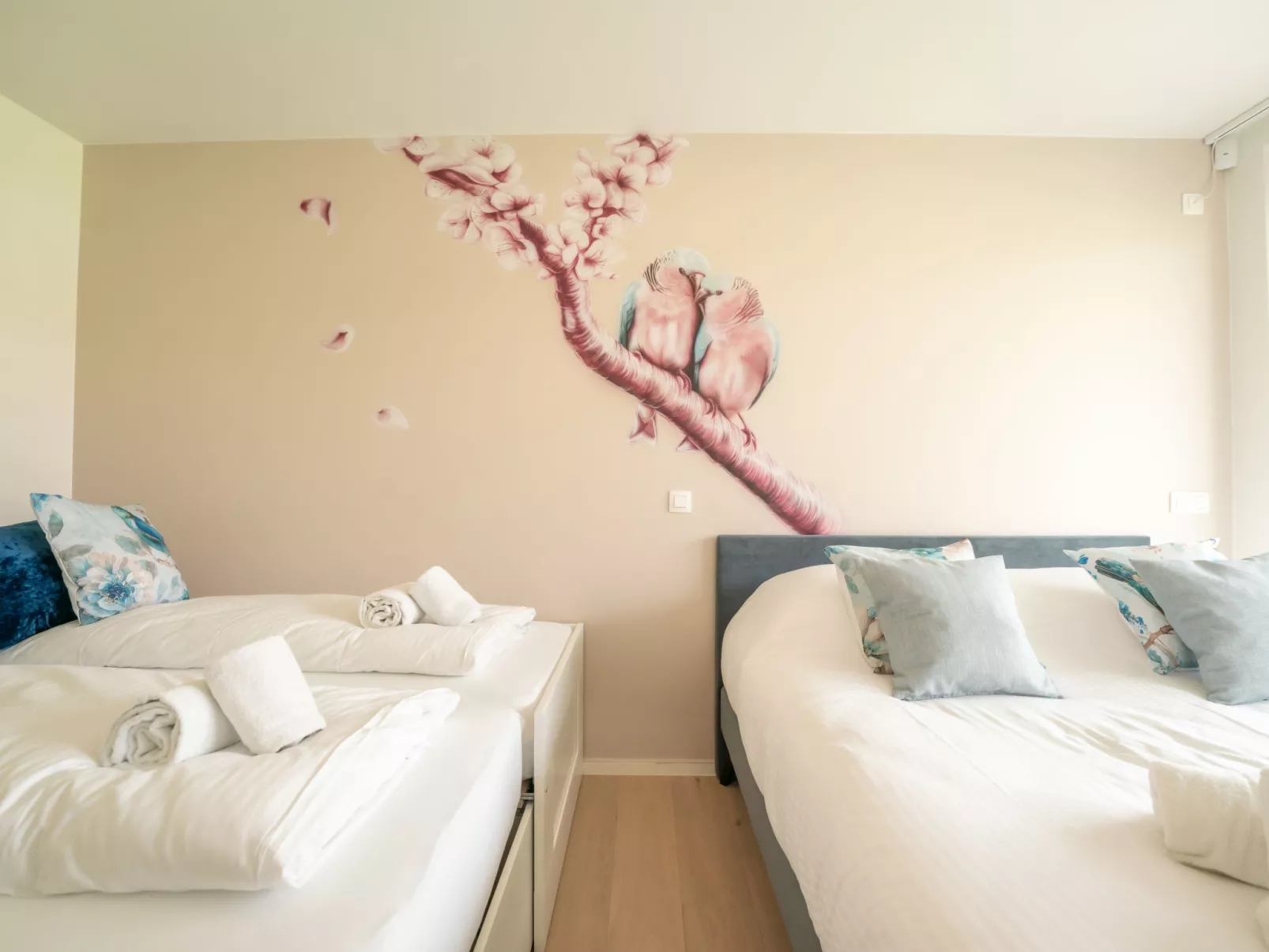 Whispering Waves with parking & terrace-Inside