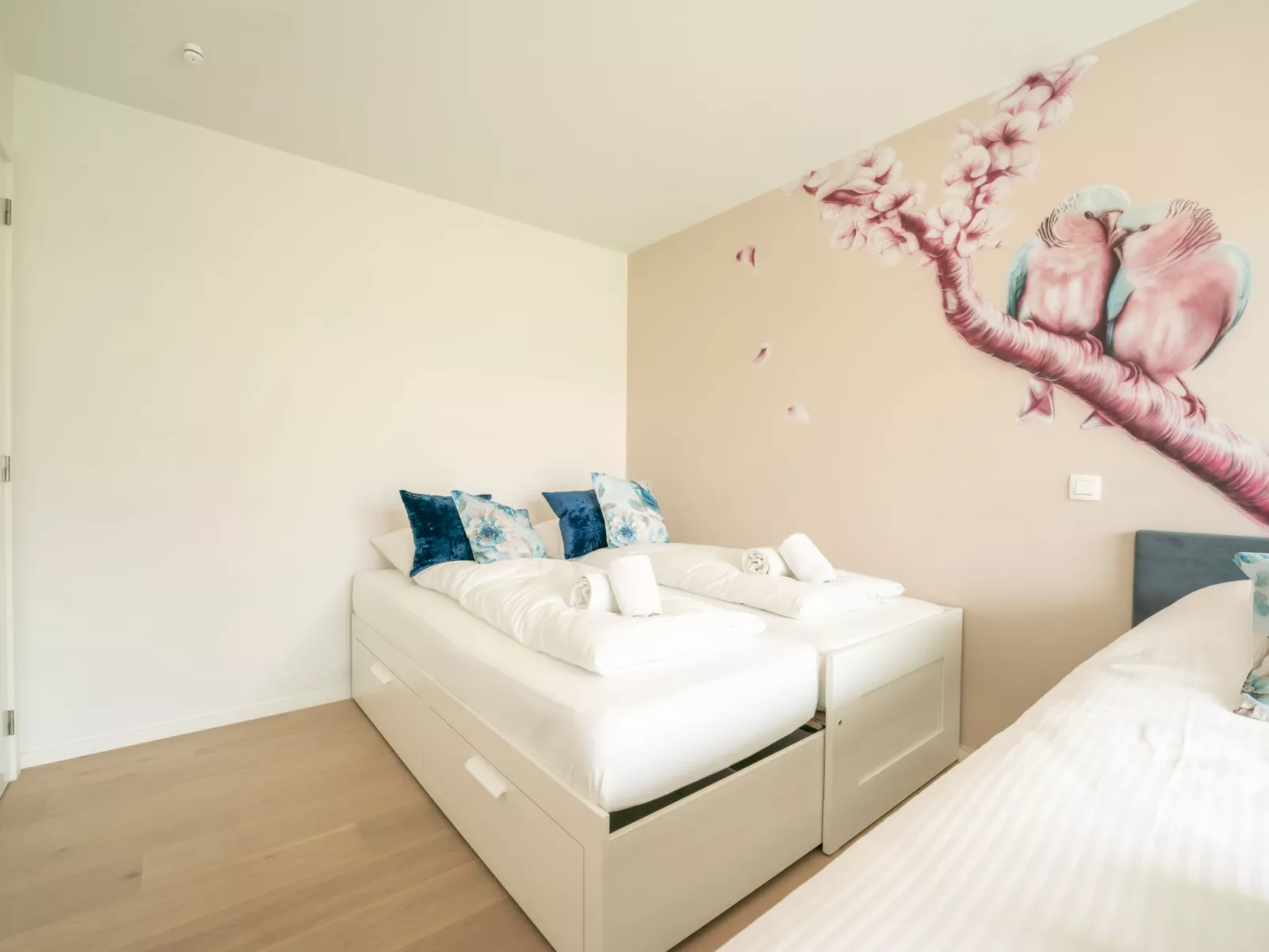 Whispering Waves with parking & terrace-Inside