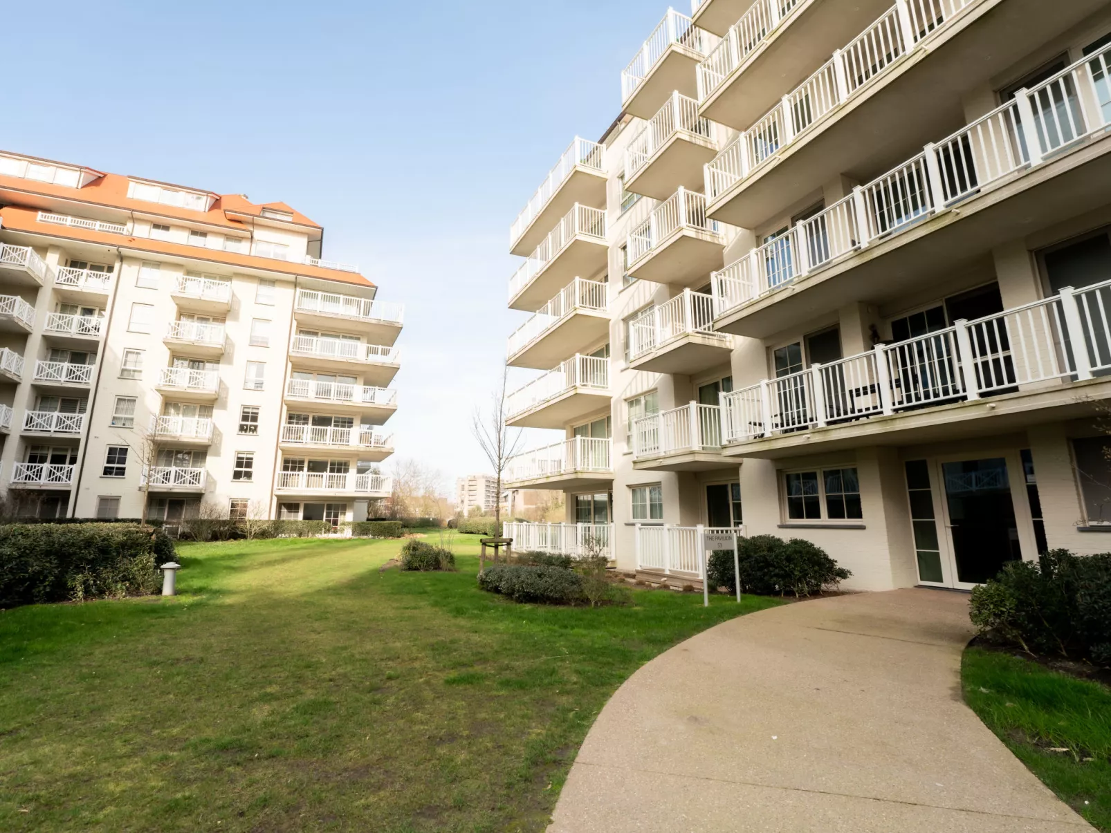 Whispering Waves with parking & terrace-Outside