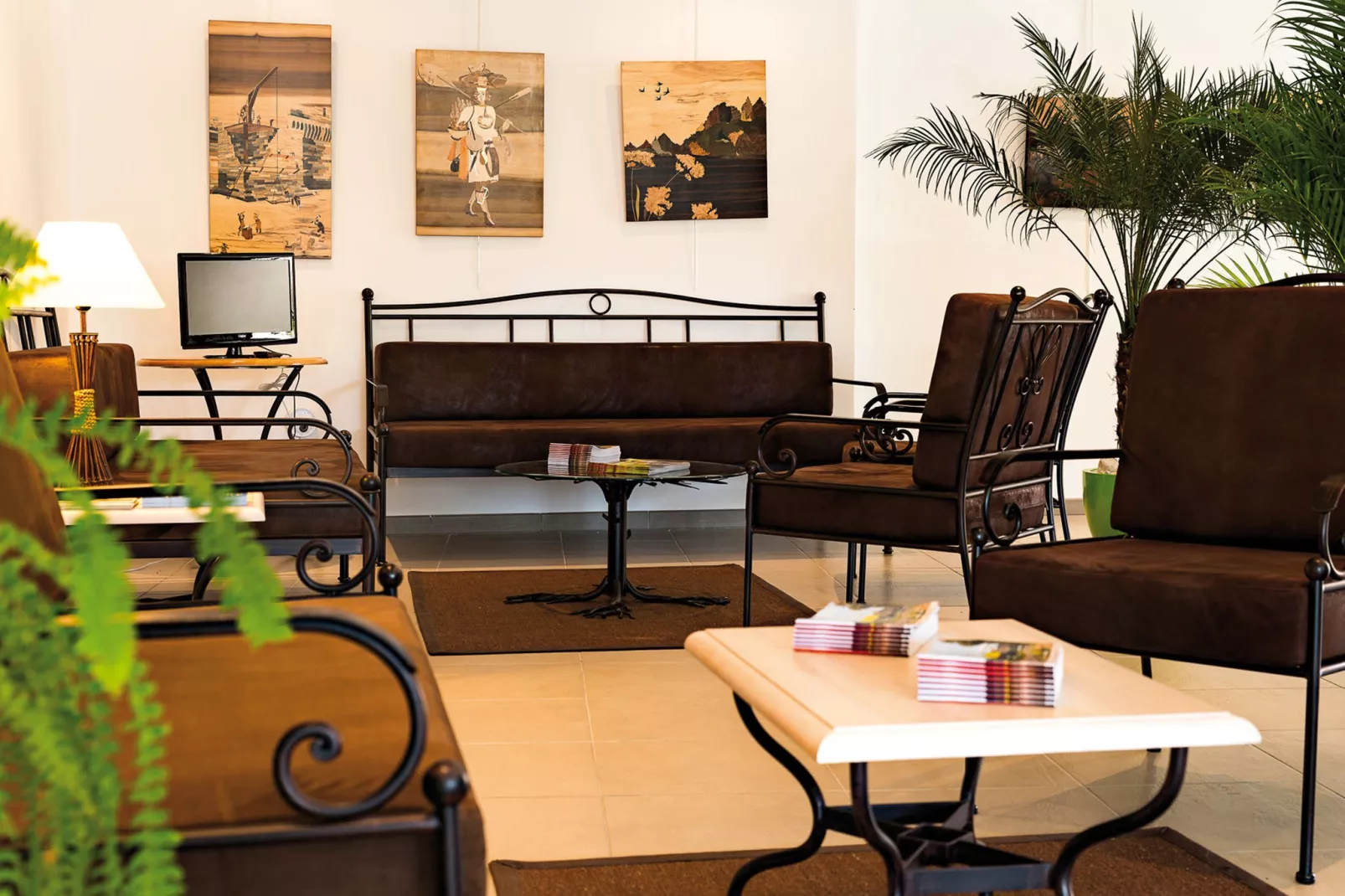 L'oustau de Sorgue 3-Living room